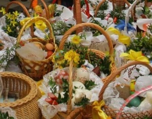 Święconka wielkanocna, co włożyć do święconki, co powinna zawierać święconka, święconka co wkładać, święconka jak zrobić, święconka jajka