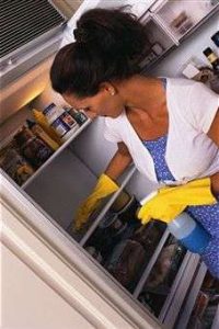 jak się pozbyć brzydkiego zapachu w lodówce, brzydki zapach w lodówce, odświeżanie lodówki, jak odświeżyć lodówkę,