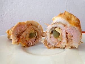 Roladki schabowe z serem i ogórkiem kiszonym roldki schabowe, schab, dania główne, roladki z mięsa, schab na obiad, rolady na obiad, rolada przepis, roladki przepis