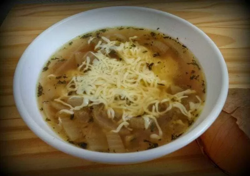 Zupa cebulowa,przepis, francuski, zupa cebulowa z winem,  przepis na francuską zupę cebulową, zupa cebulowa prosty przepis, zupa cebulowa przepis z serem
