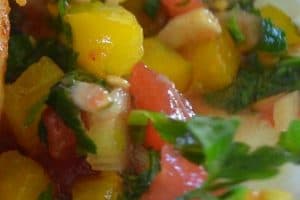 Salsa pomidorowo - paprykowa salsa, salsa pomidorowa, salsa paprykowa, dodatek do mięs, surówka z pomidorów, surówka z papryką,