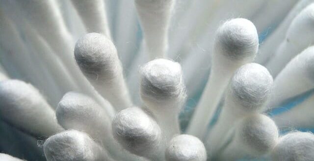 Jak poprawnie czyścić uszy