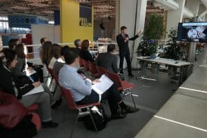 Jak skutecznie przemawiać do ludzi