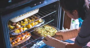 Piekarnik parowy – na co zwrócić uwagę przed zakupem